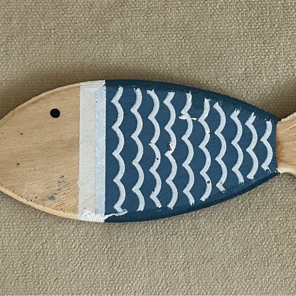 Wooden Fish Wall Hanging Decor - Picture 2 of 4